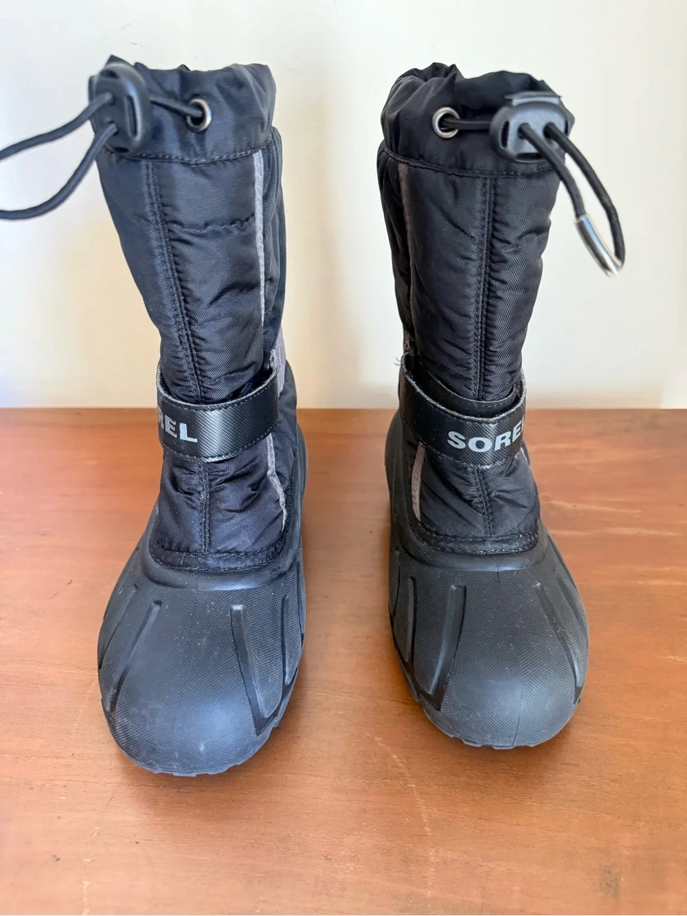 Sorel Youth Flurry Insulated Black Winter Snow Boots, size 1